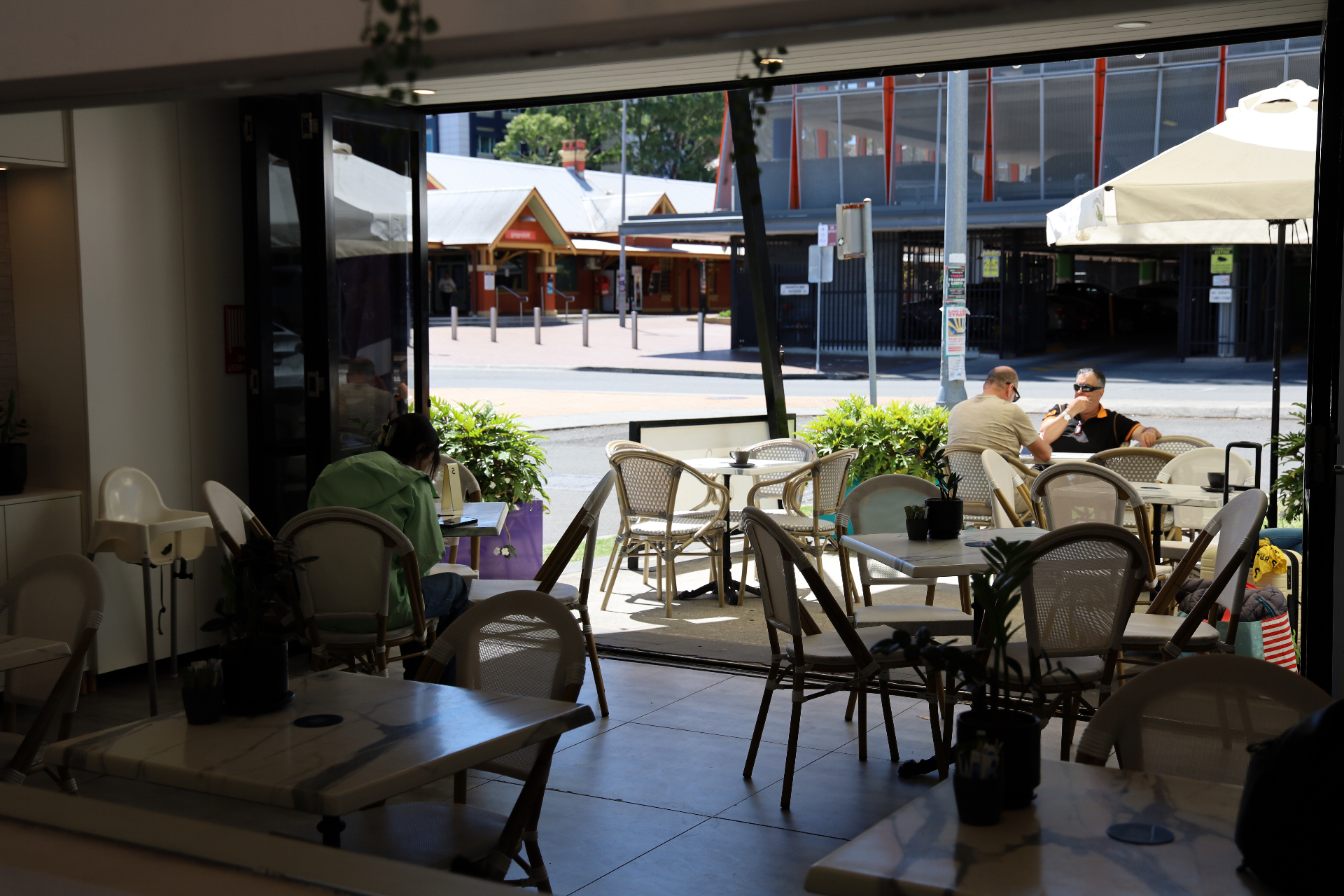 Ariel's alfresco café