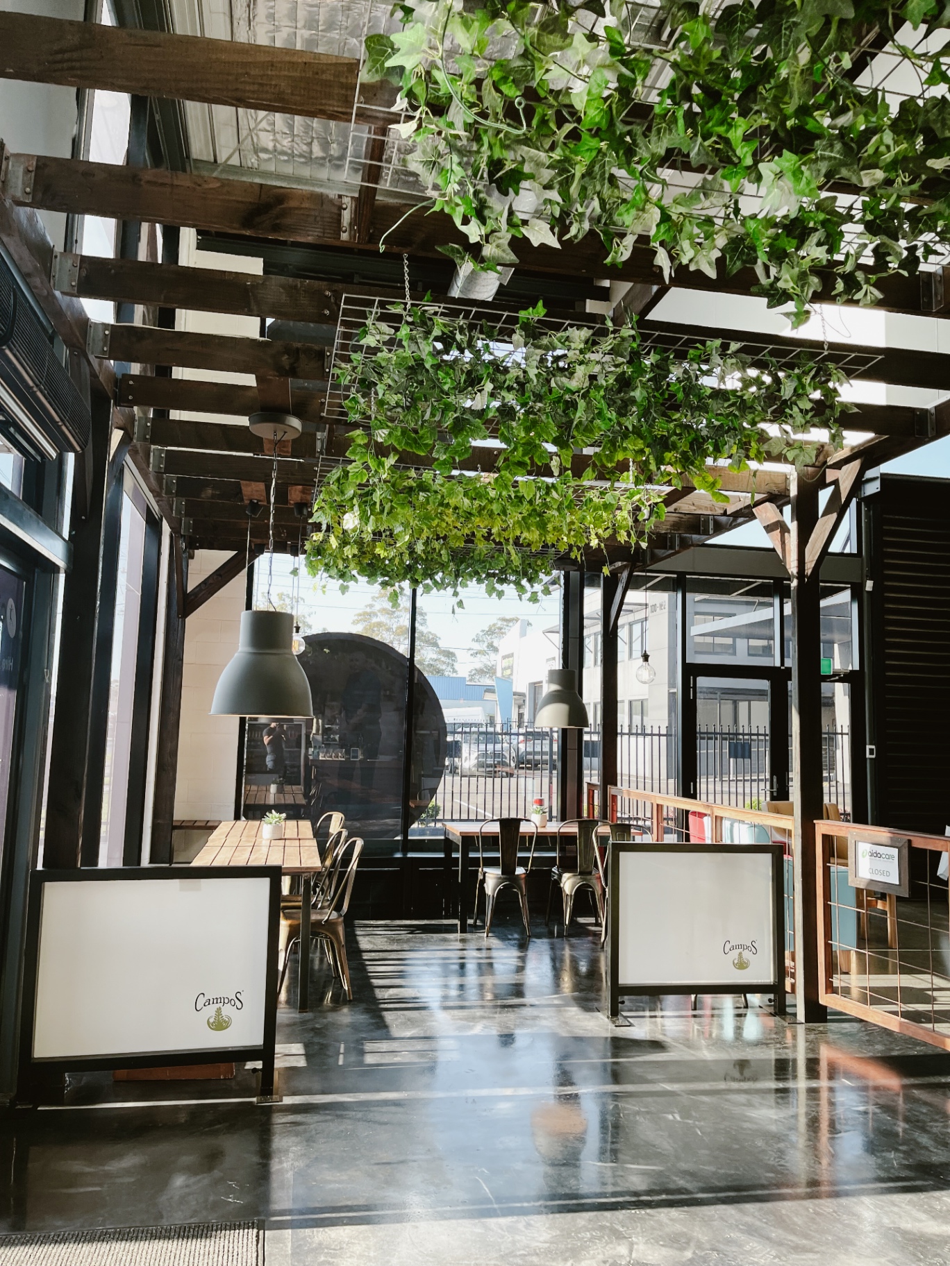 Ariel's Auburn Street café